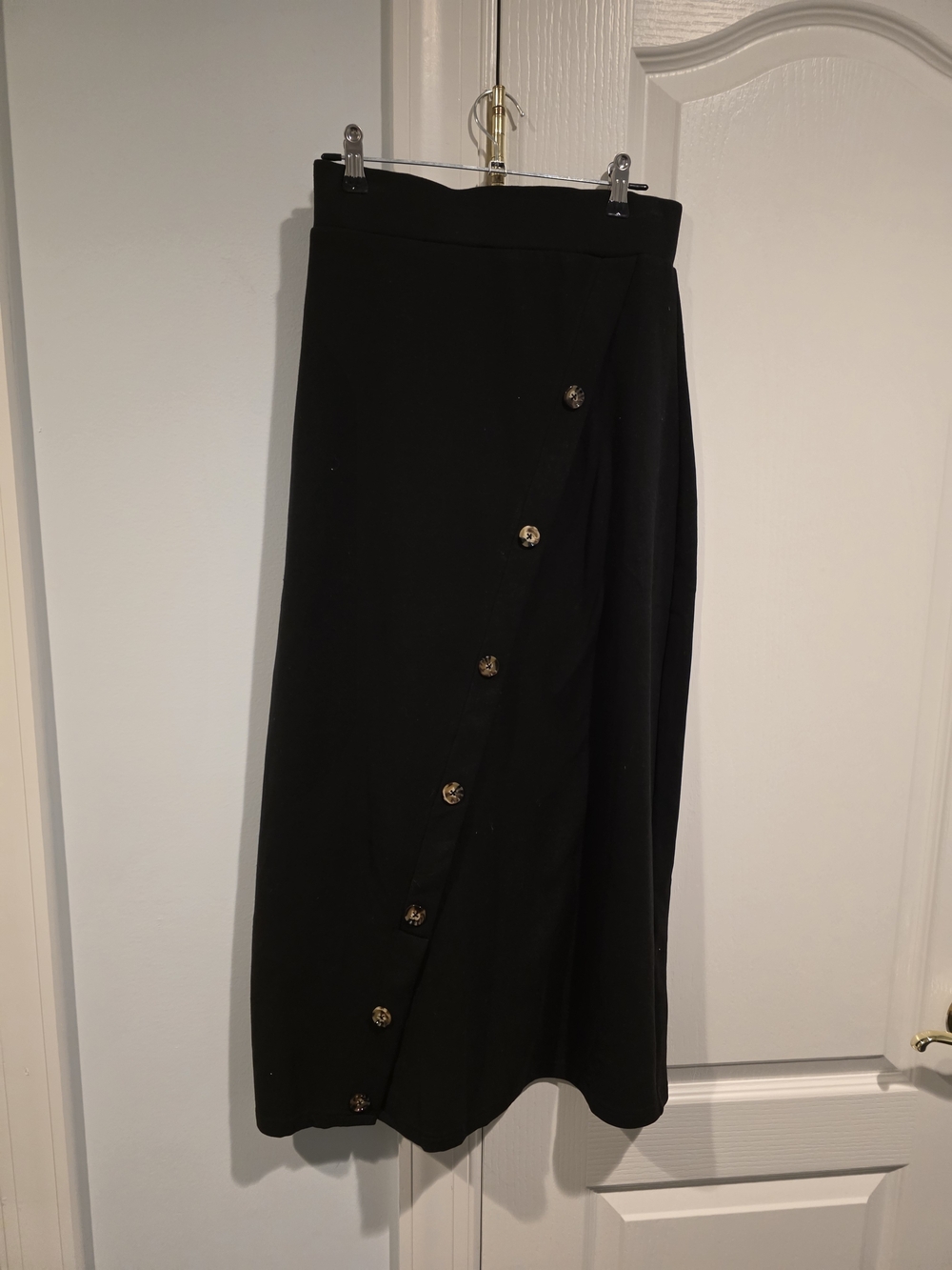 Source Unknown Black A-Line Midi Skirt with Gold Buttons